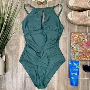 🆕️2023 Release Ellen Tracy Women's High Neck key hole One Piece Swimsuit sz 6